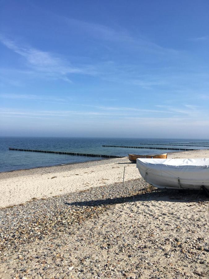 Roter Ostseebungalow Börgerende-Rethwisch Buitenkant foto